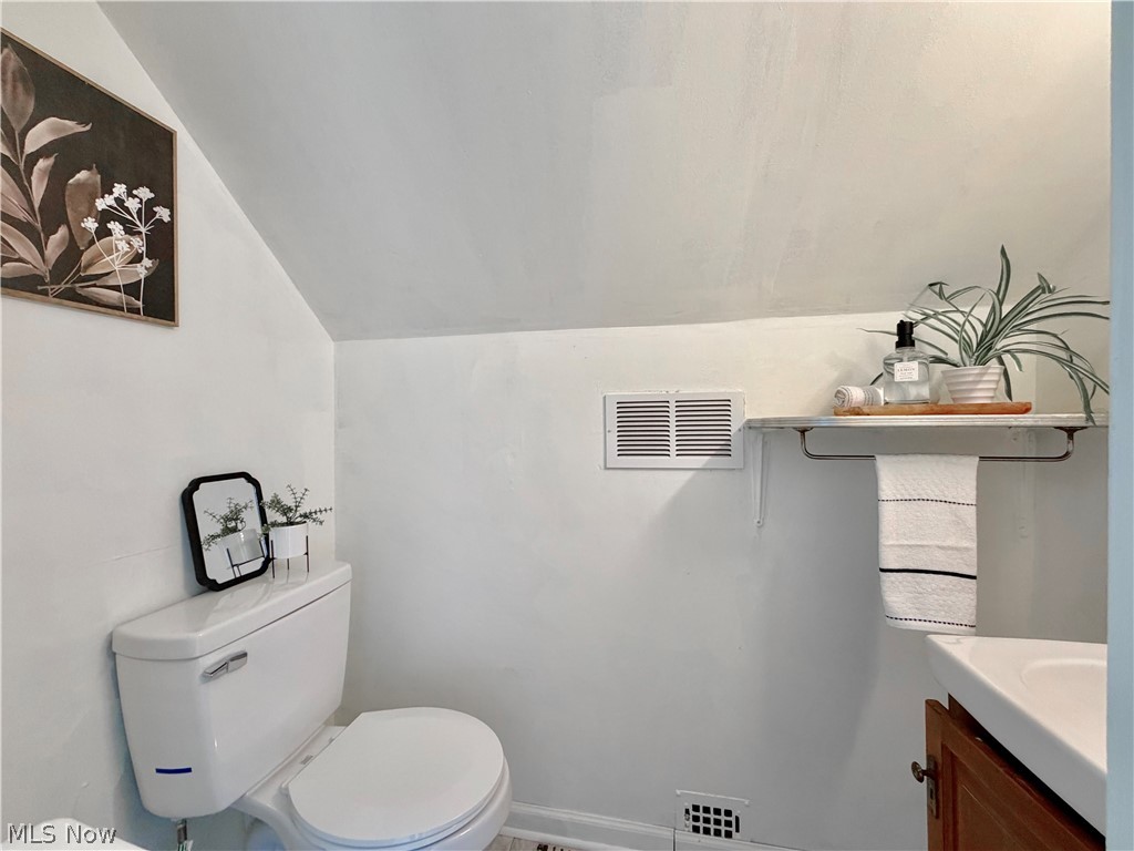 3107 9th Avenue Vienna, WV 26105 - Photo 21 of 27 Half Bath