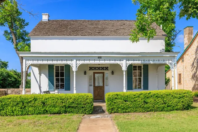 $1,498,000 | 209 West San Antonio Street, Fredericksburg, TX 78624