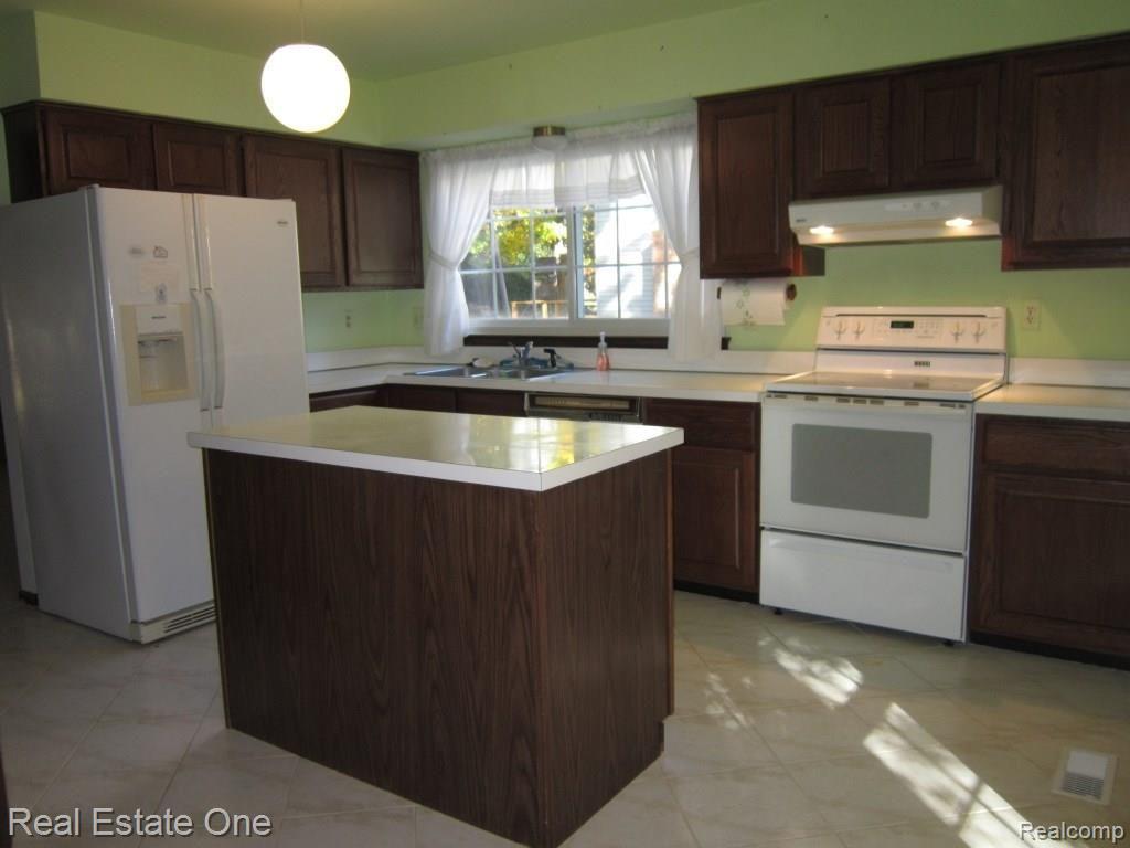 36200 Fredericksburg Road Farmington Hills, MI 48331 - Photo 12 of 35