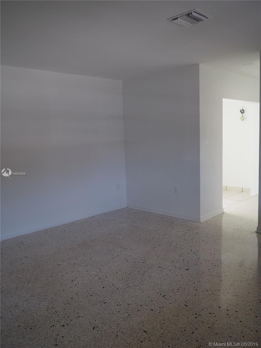 180 Northwest 59th Court Miami, FL 33126 - Photo 11 of 28 Living Room