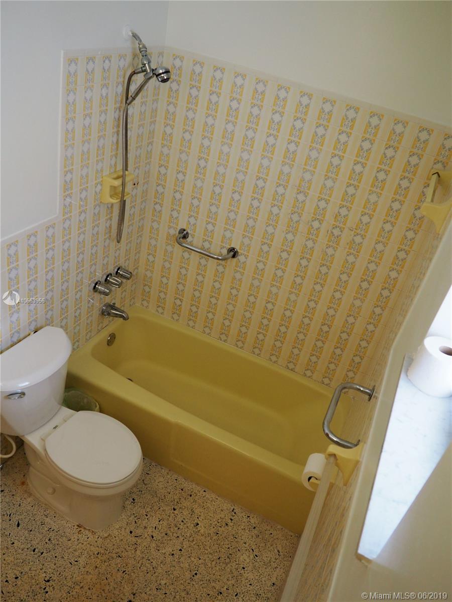 180 Northwest 59th Court Miami, FL 33126 - Photo 25 of 28