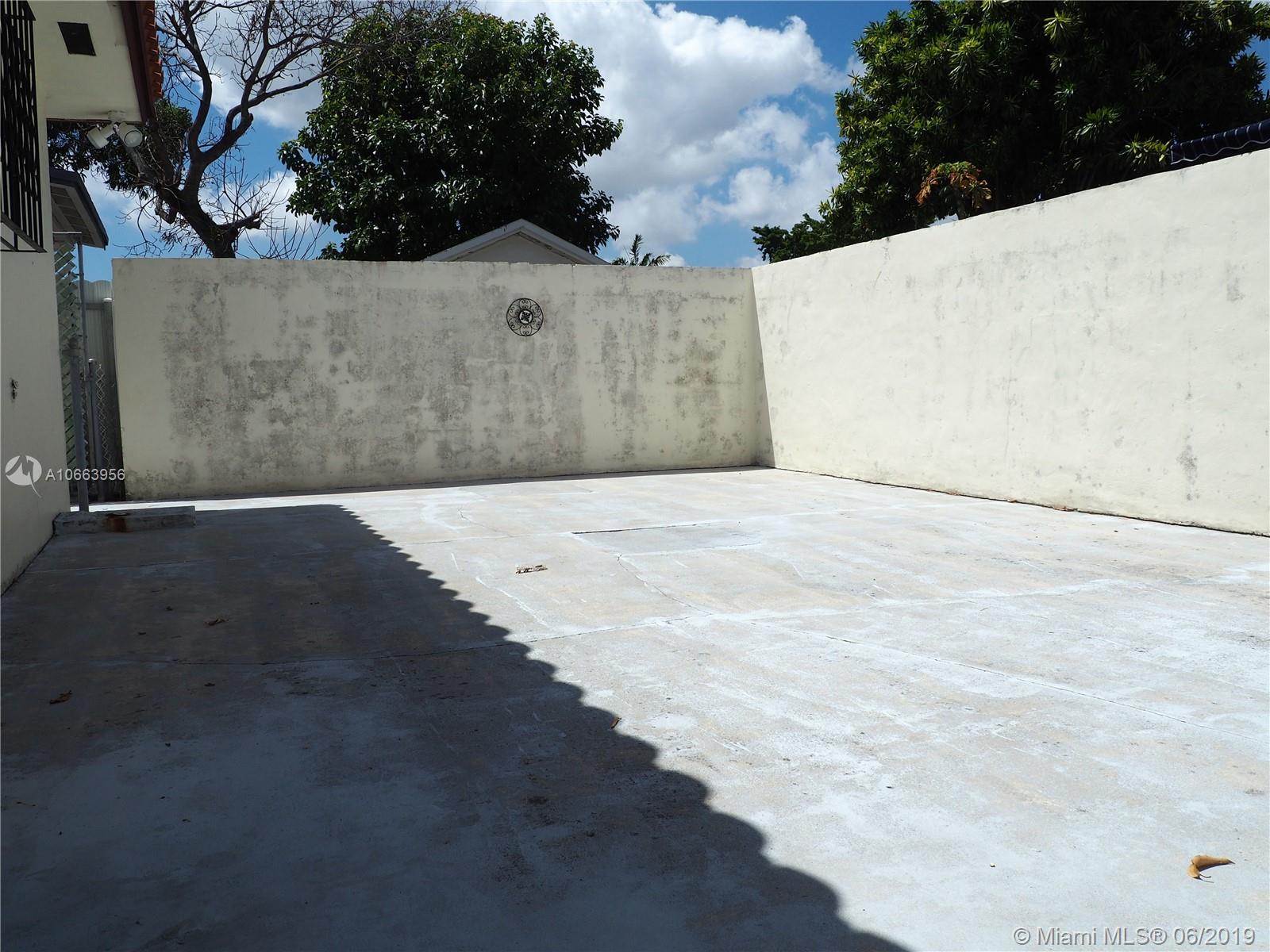 180 Northwest 59th Court Miami, FL 33126 - Photo 27 of 28 Courtyard