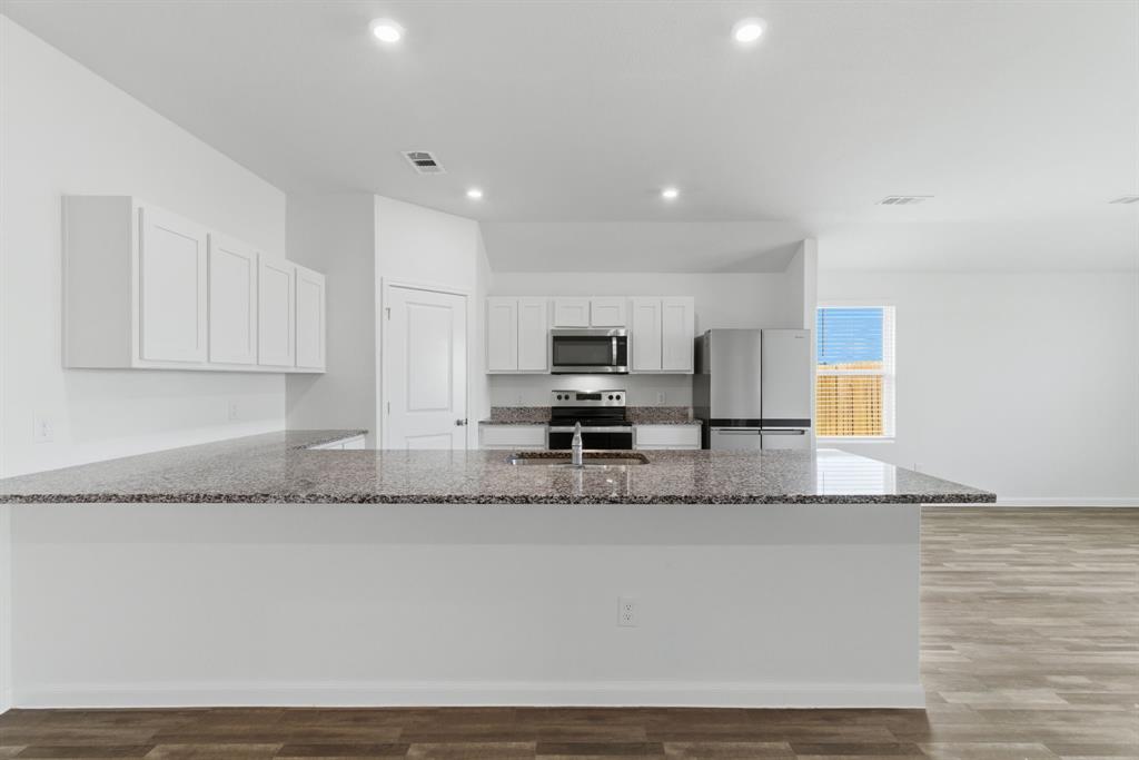 521 Jameson Springtown, TX 76082 - Photo 14 of 40