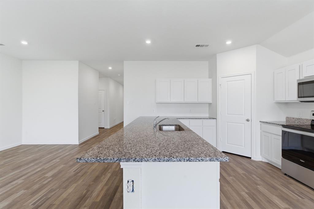 521 Jameson Springtown, TX 76082 - Photo 16 of 40