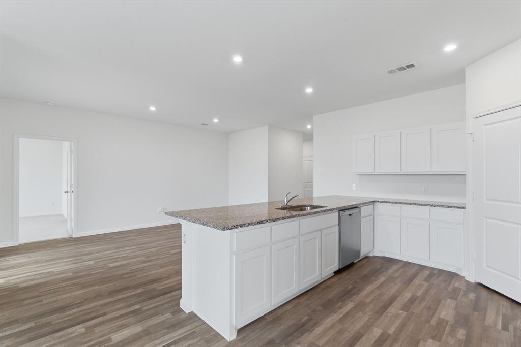 521 Jameson Springtown, TX 76082 - Photo 17 of 40