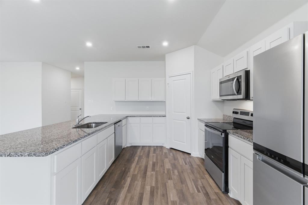 521 Jameson Springtown, TX 76082 - Photo 18 of 40