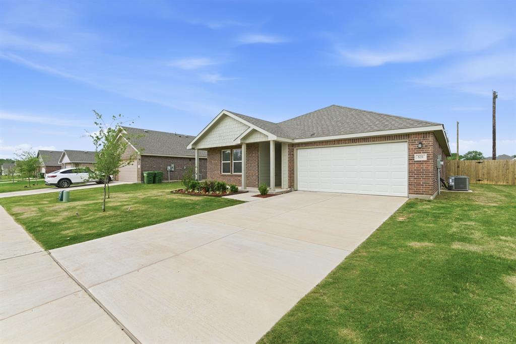 521 Jameson Springtown, TX 76082 - Photo 5 of 40