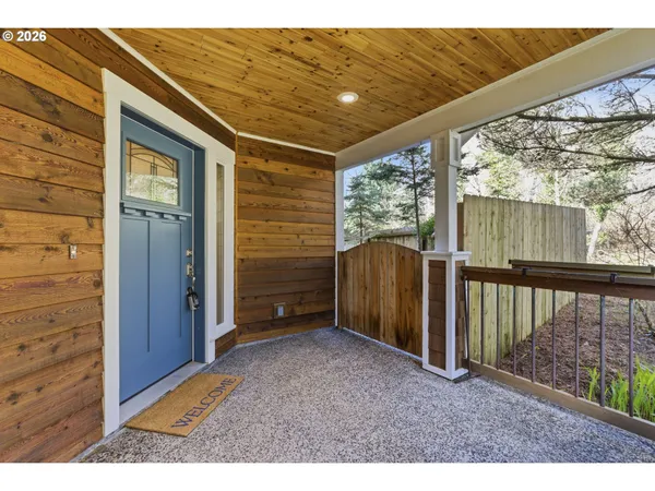 $1,095,000 | 696 North Hemlock Street, Cannon Beach, OR 97110