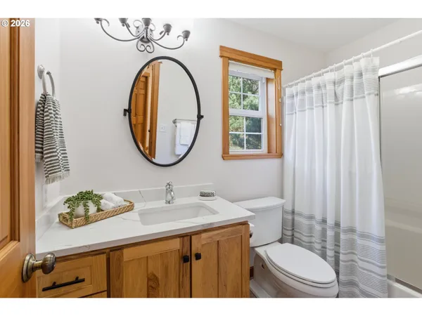 $1,095,000 | 696 North Hemlock Street, Cannon Beach, OR 97110