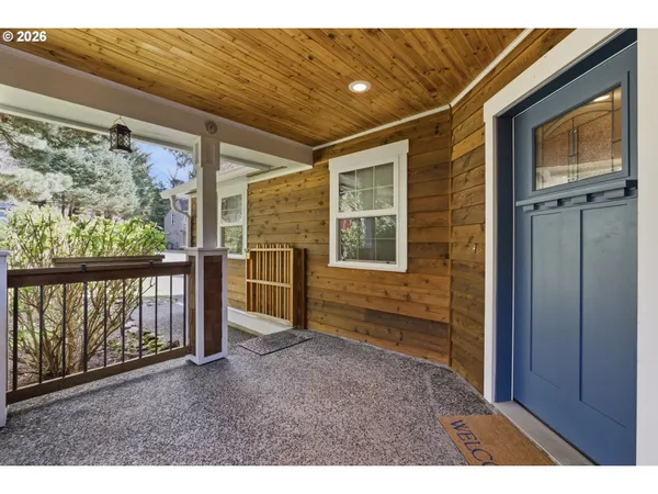 $1,095,000 | 696 North Hemlock Street, Cannon Beach, OR 97110