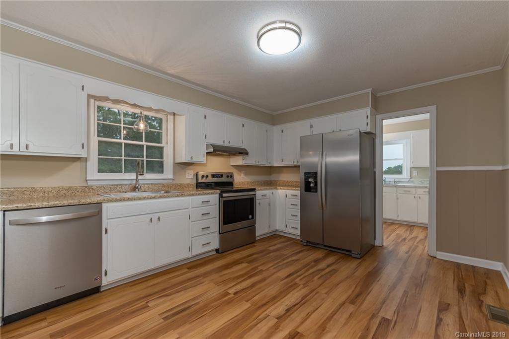 427 Kelly Road Forest City, NC 28043 - Photo 5 of 25 Gallery Image 5