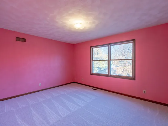 $339,900 | 19 Cedar Gate Circle, Sugar Grove, IL 60554