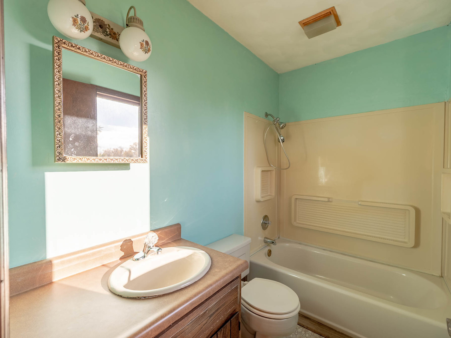 19 Cedar Gate Circle Sugar Grove, IL 60554 - Photo 15 of 17 a bathroom with a sink toilet tub and shower