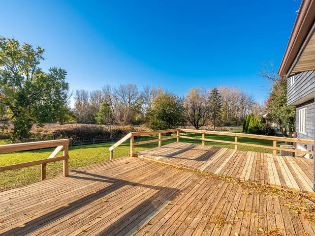 $339,900 | 19 Cedar Gate Circle, Sugar Grove, IL 60554