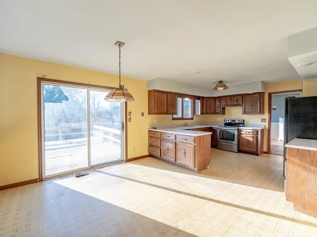 $339,900 | 19 Cedar Gate Circle, Sugar Grove, IL 60554