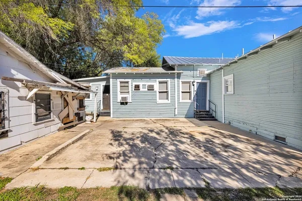 $695 | 121 Howard Street, Unit 3, San Antonio, TX 78212