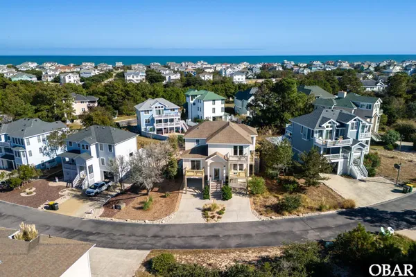 $749,900 | 841 Golden Bluff Way, Corolla, NC 27927