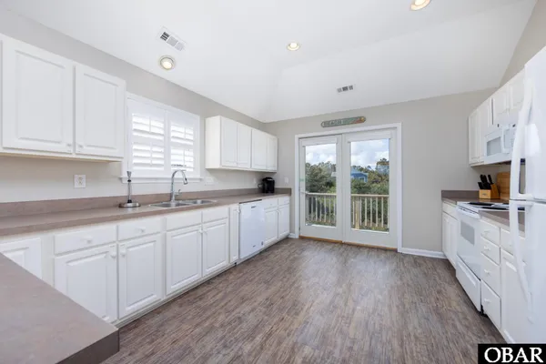 $749,900 | 841 Golden Bluff Way, Corolla, NC 27927