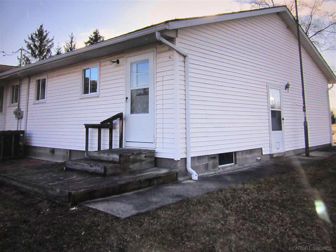 1617 Palms Road Columbus, MI 48063 - Photo 4 of 55 31370529-3.JPG