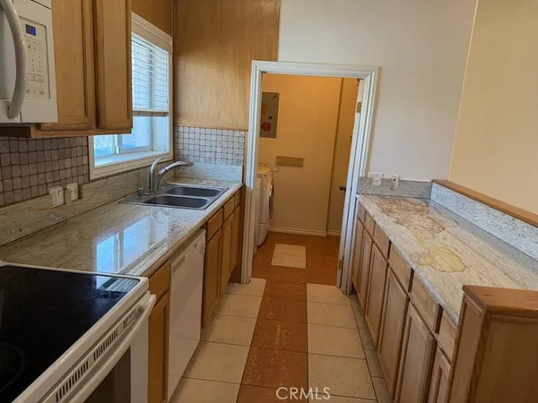 $2,600 | 18764 Consul Avenue, Corona, CA 92881