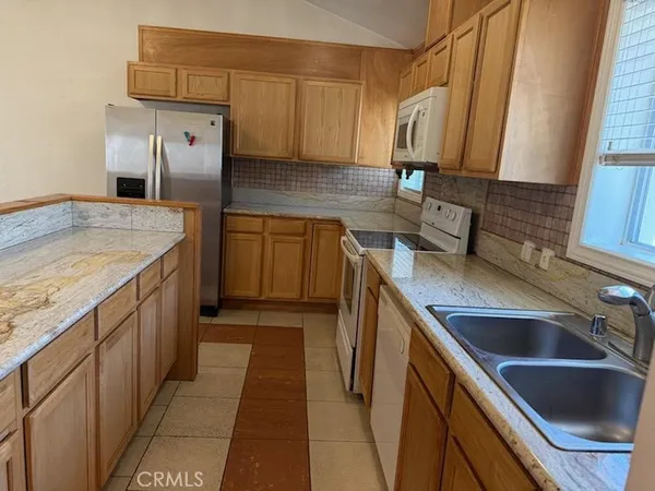 $2,600 | 18764 Consul Avenue, Corona, CA 92881