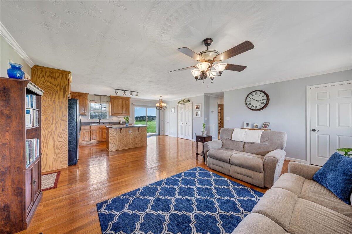 2664 Horseshoe Bend Road Moneta, VA 24121 - Photo 14 of 34 14-Rapidimagery-5054