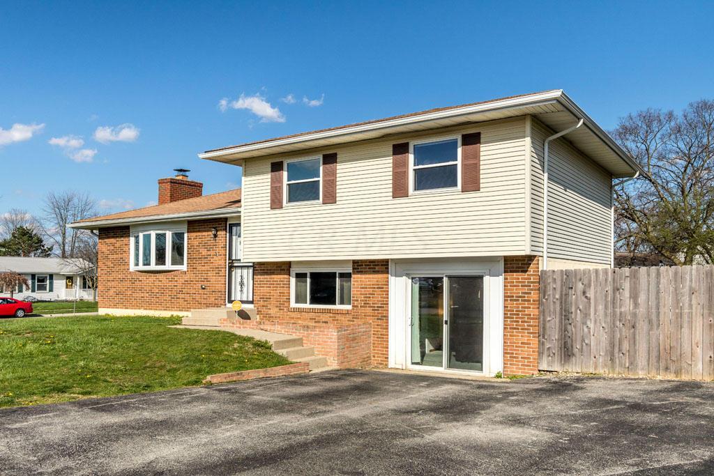 1754 Ripplebrook Road Columbus, OH 43223 - Photo 2 of 32 Gallery Image 2
