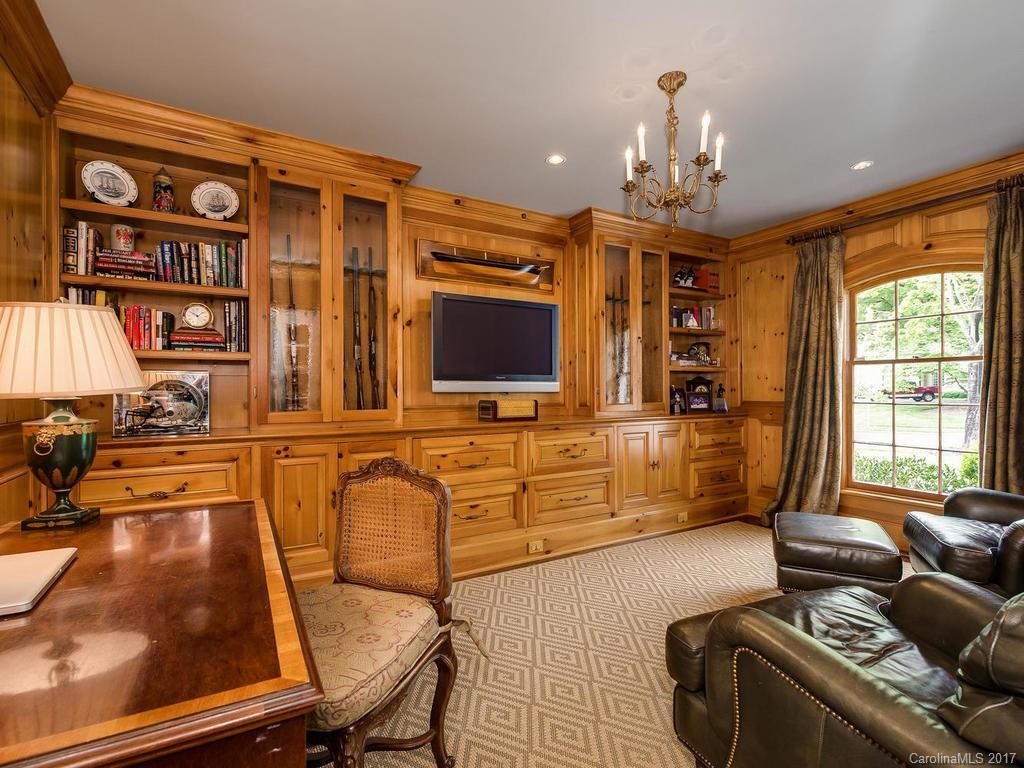 2121 Queens Road East Charlotte, NC 28207 - Photo 4 of 24 Gallery Image 4