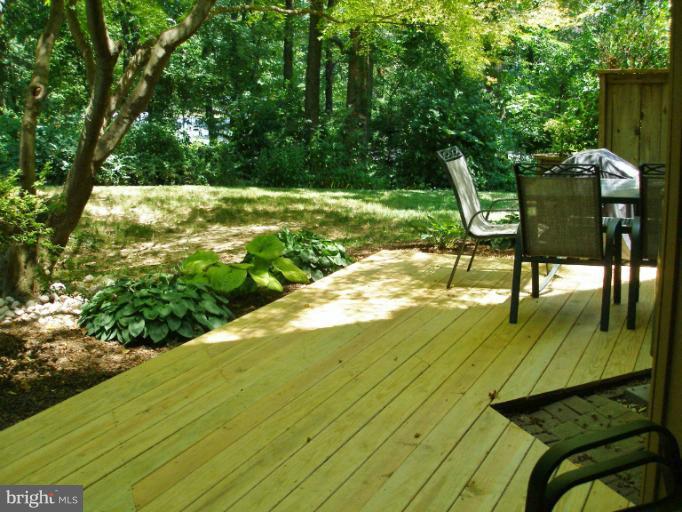 1768 Wainwright Drive Reston, VA 20190 - Photo 20 of 26 Rear Deck
