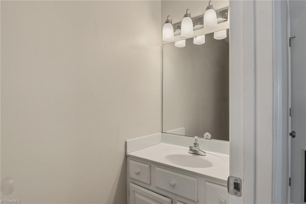 2007 Carlisle Way High Point, NC 27265 - Photo 16 of 31