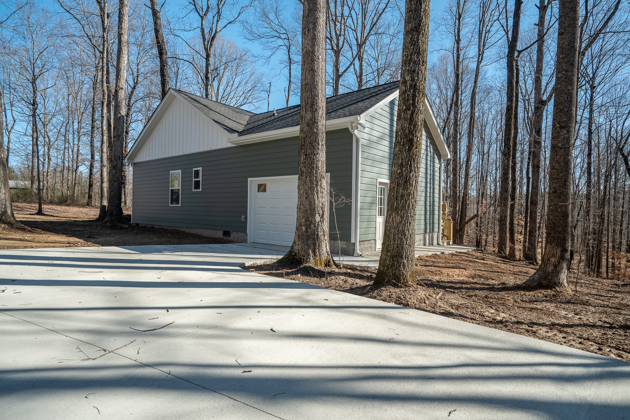 32 Periwinkle Path Leoma, TN 38468 - Photo 27 of 28 a view of a house with a entrance door