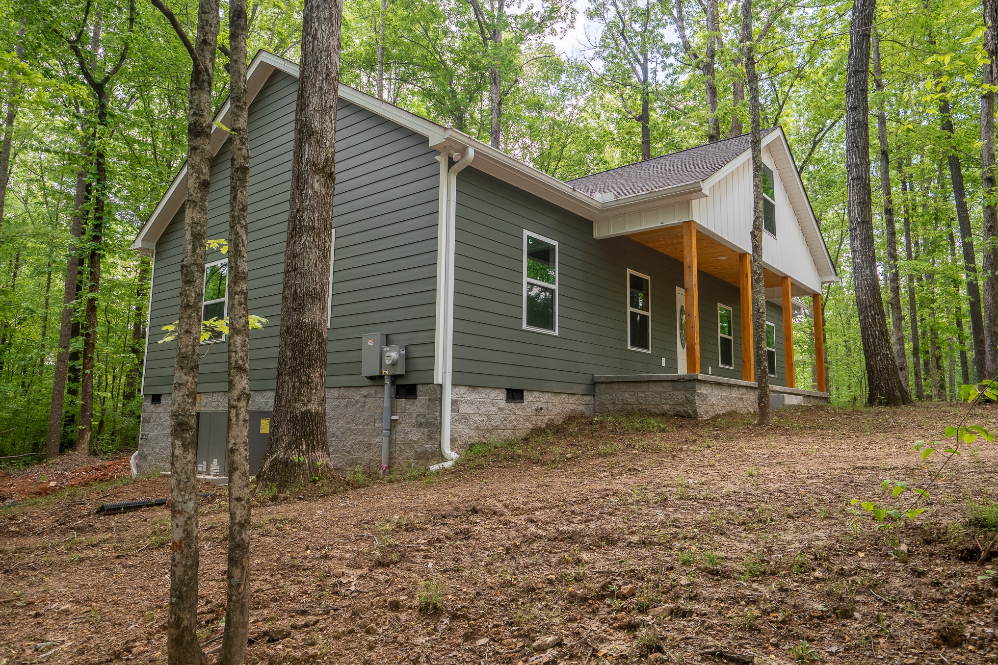 32 Periwinkle Path Leoma, TN 38468 - Photo 3 of 28 a view of a house with a yard