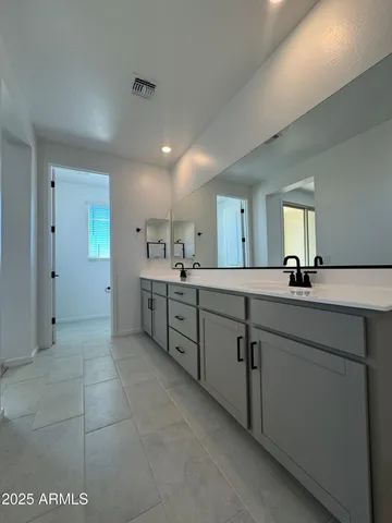 $2,695 | 26425 North 24th Glen, Phoenix, AZ 85085