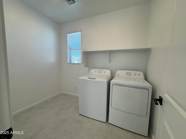 $2,695 | 26425 North 24th Glen, Phoenix, AZ 85085