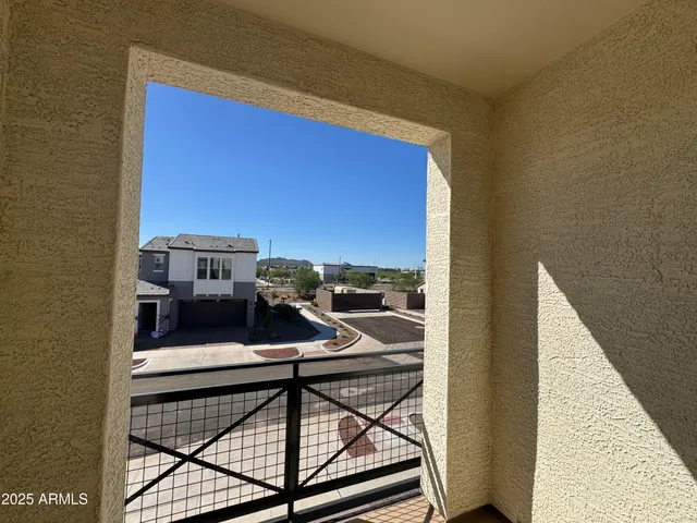 $2,695 | 26425 North 24th Glen, Phoenix, AZ 85085