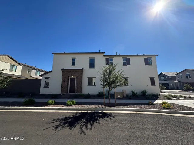 $2,695 | 26425 North 24th Glen, Phoenix, AZ 85085