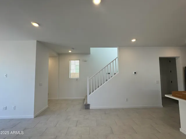 $2,695 | 26425 North 24th Glen, Phoenix, AZ 85085