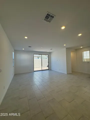 $2,695 | 26425 North 24th Glen, Phoenix, AZ 85085