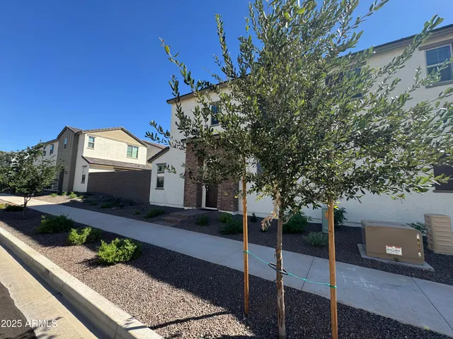 $2,695 | 26425 North 24th Glen, Phoenix, AZ 85085