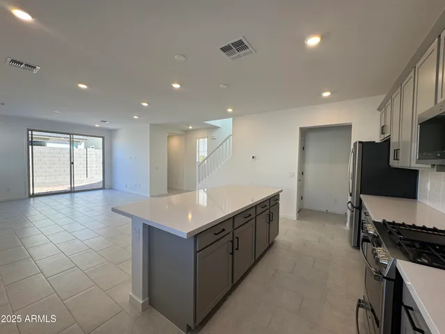 $2,695 | 26425 North 24th Glen, Phoenix, AZ 85085