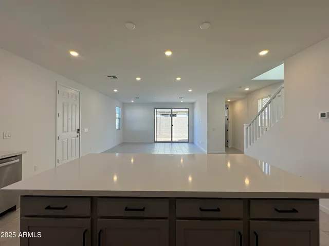 $2,695 | 26425 North 24th Glen, Phoenix, AZ 85085