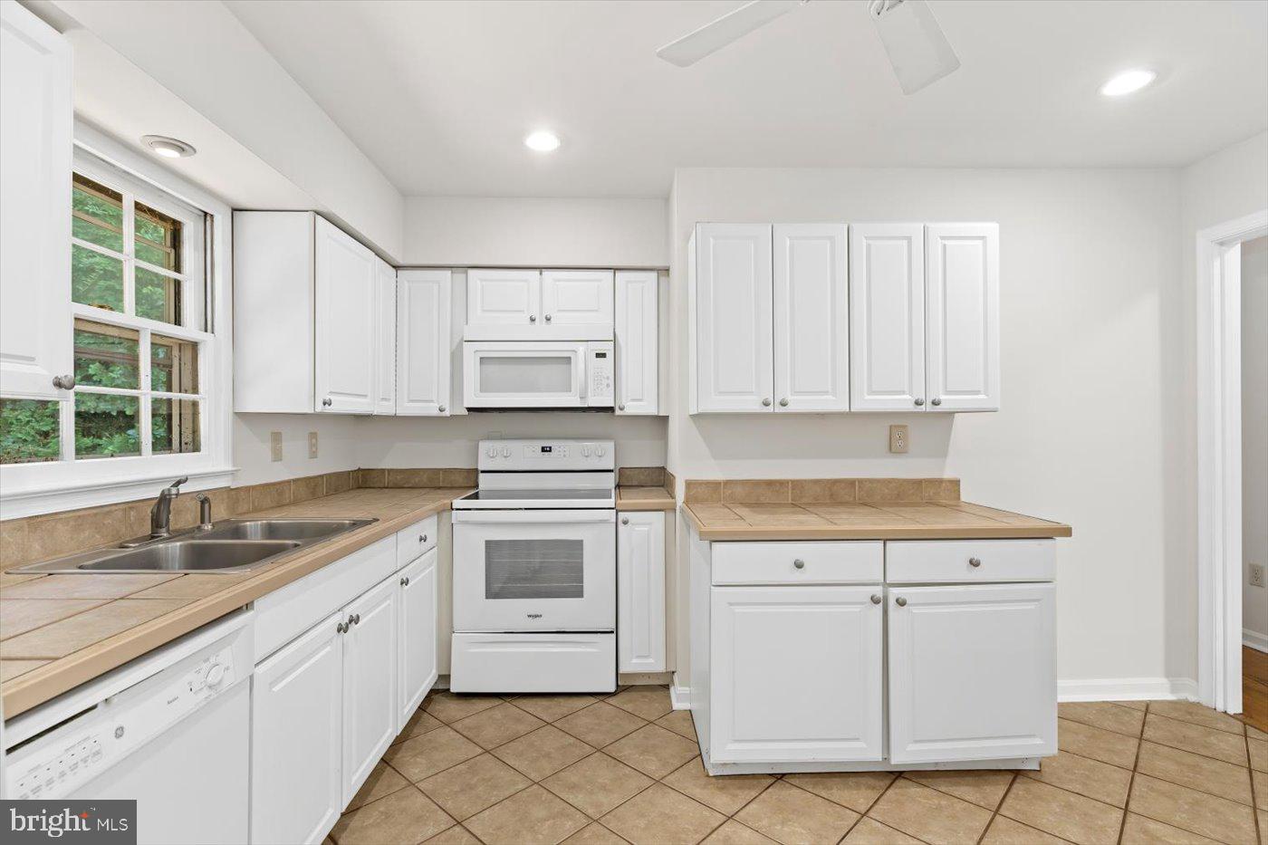 207 Ridgemore Street Fredericksburg, VA 22405 - Photo 16 of 35