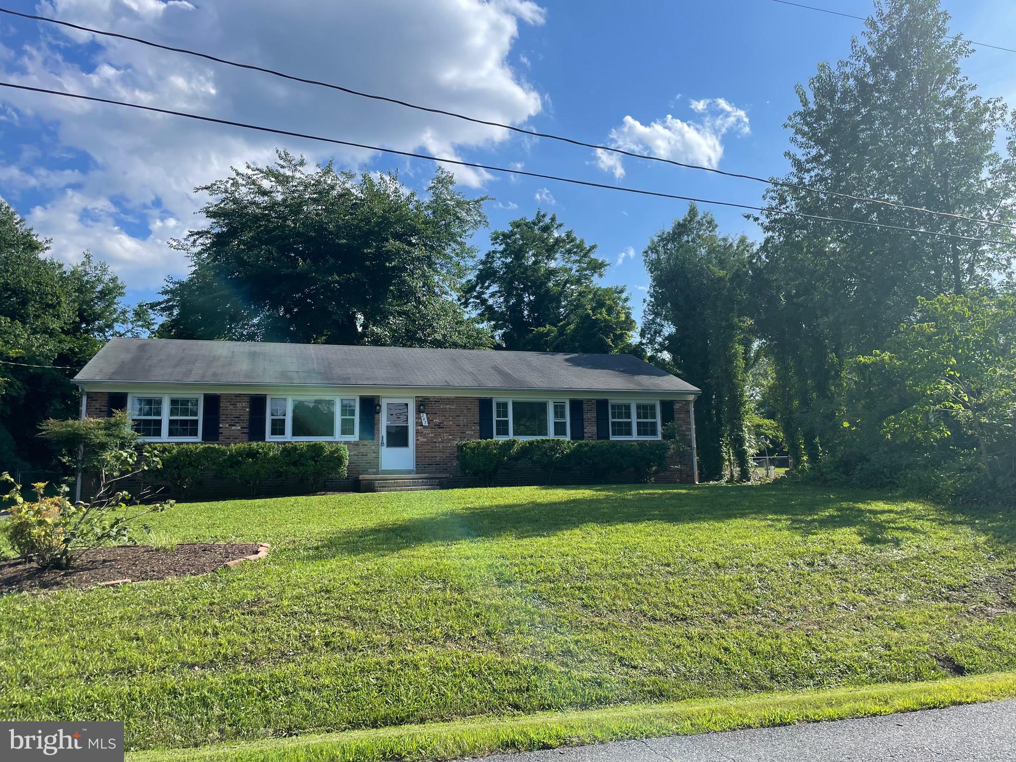207 Ridgemore Street Fredericksburg, VA 22405 - Photo 2 of 35