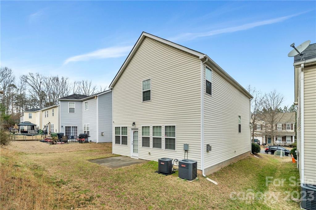 16018 Raptor Court Charlotte, NC 28278 - Photo 3 of 24 Gallery Image 3