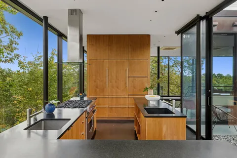 $7,875,000 | 1052 Noyac Path, Water Mill, NY 11976