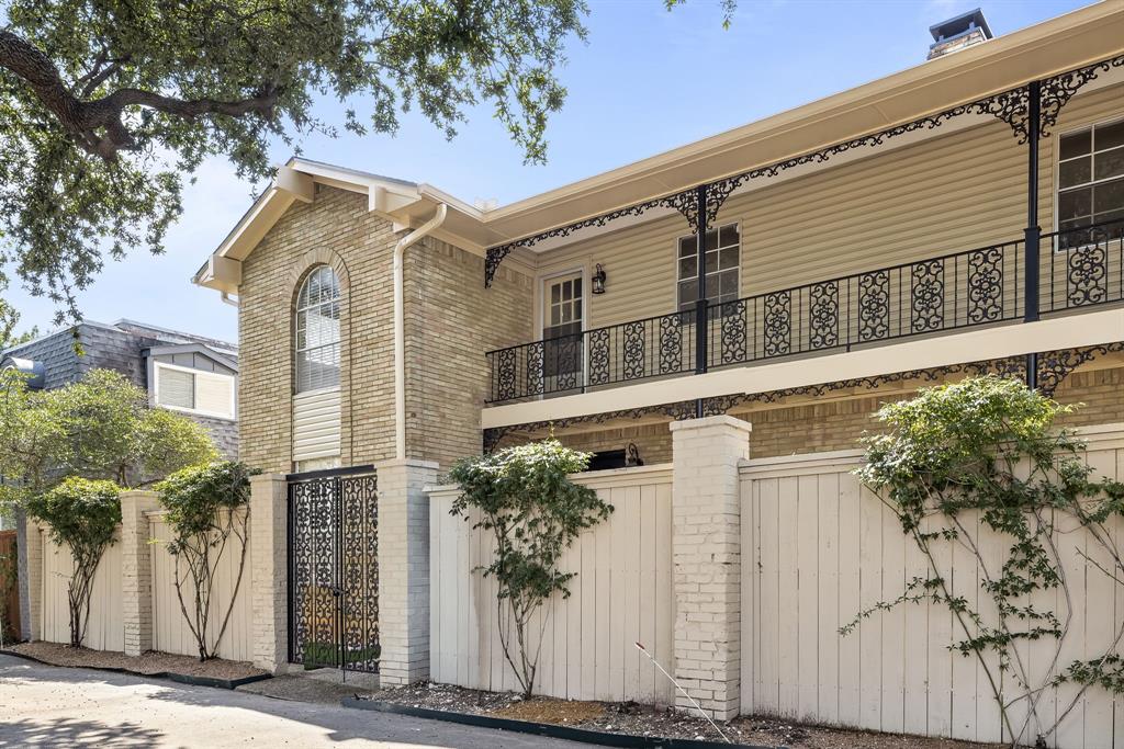 5921 Preston Road University Park, TX 75205 - Photo 27 of 37 front view of a house