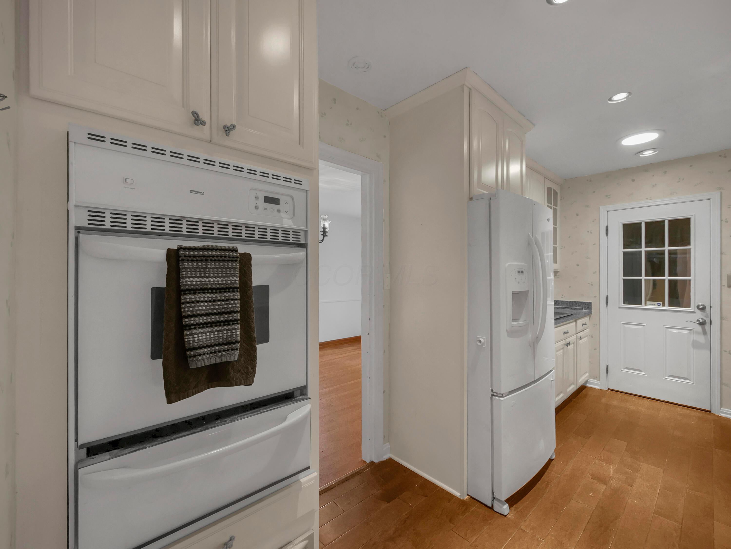227 North Quentin Road Newark, OH 43055 - Photo 8 of 29 Kitchen