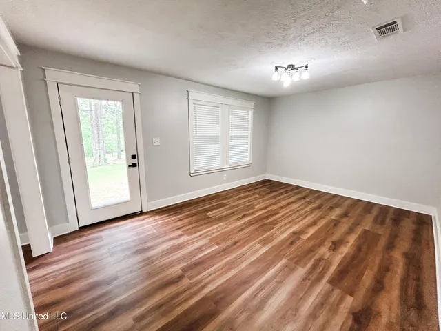 $299,000 | 1611 Florence-Byram Road, Florence, MS 39073