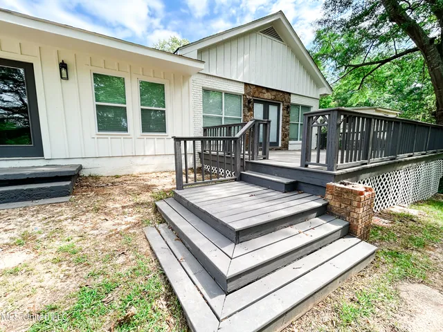 $299,000 | 1611 Florence-Byram Road, Florence, MS 39073