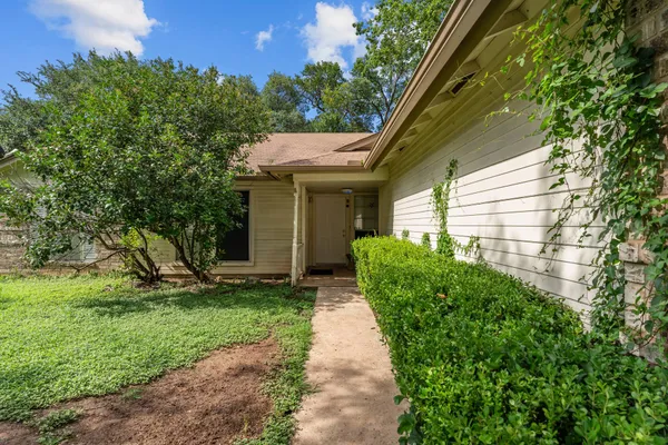 $1,600 | 4509 Brown Bark Place, Unit B, Austin, TX 78727